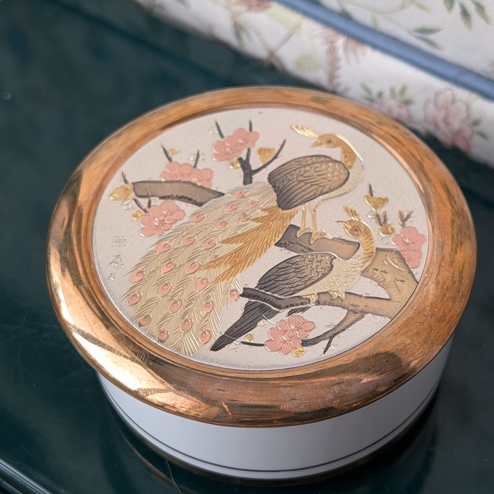 Vtg Chokin Trinket Box